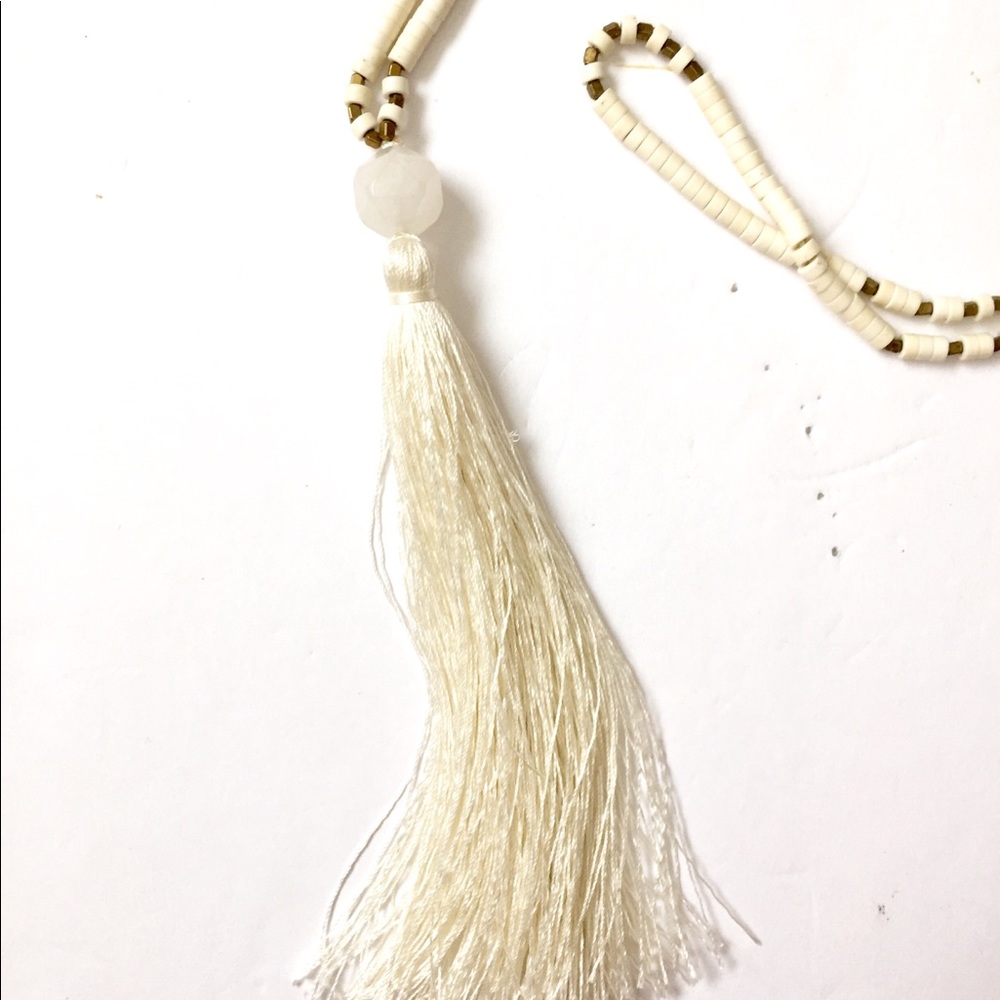 TASSEL Necklace Gold White - Picture 2 of 5